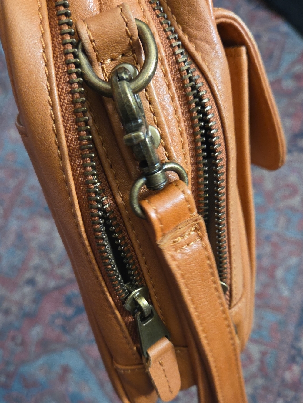 Minooy Thea Crossbody Bag - Picture 11 of 12